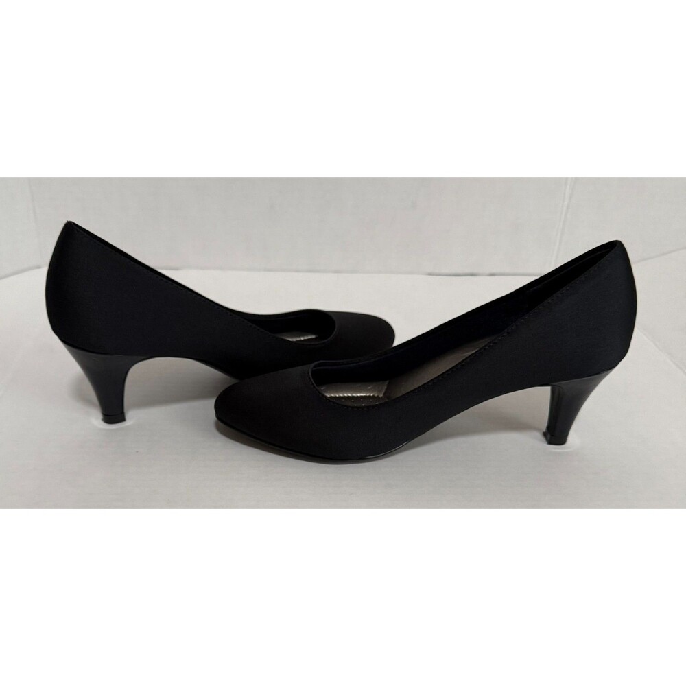Coach and Four Women's Navy Blue Fabric Kitten Heel Pumps Round Toe Zise 6